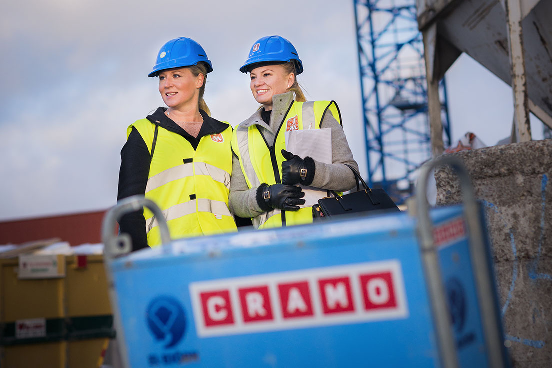 Karin och Kattis på Cramobygge mini