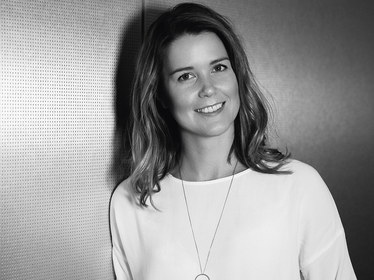 Maria halvkropp svartvit 1600×900